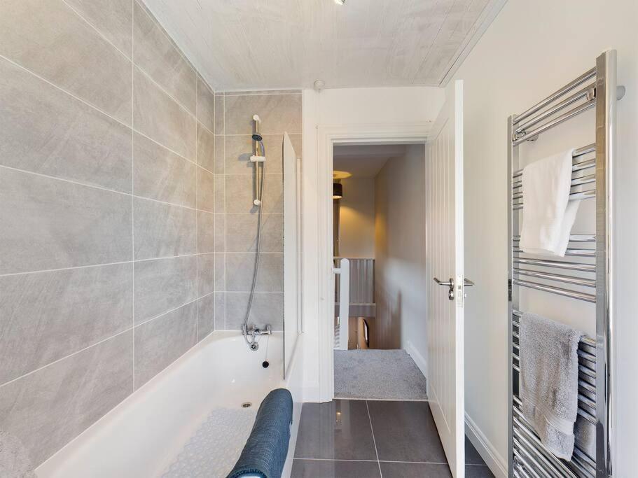 It'S Broadway Baby! Great House Close To City Centre Belfast Exterior foto